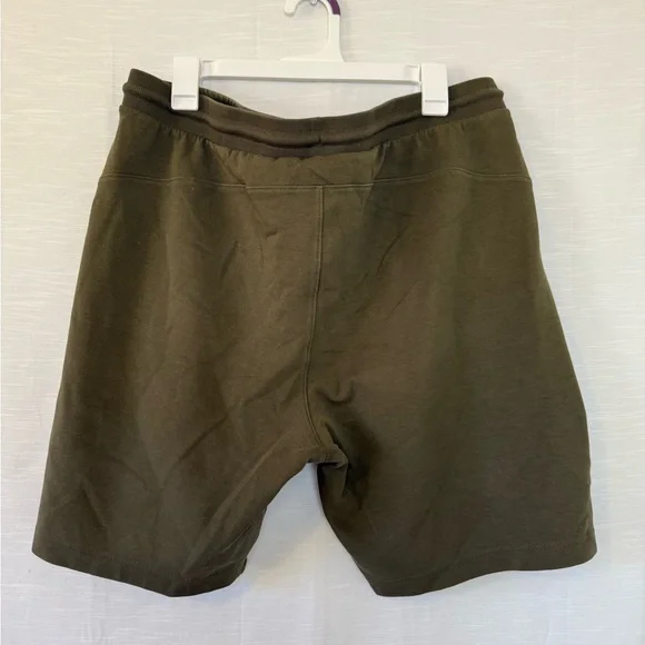 Old Navy Olive Green Men's Shorts - Picture 3 of 3
